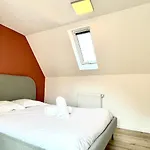 Sous Les Toits Avec Garage Et Terrasse A Apartment