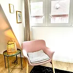 Sous Les Toits Avec Garage Et Terrasse A *