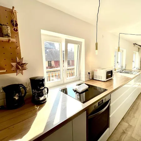 Sous Les Toits Avec Garage Et Terrasse A Apartmán