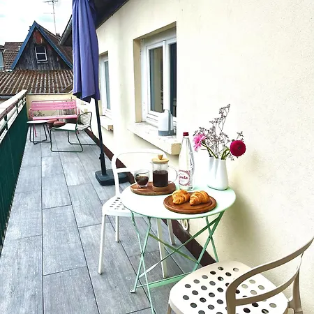 Appartamento Sous Les Toits Avec Garage Et Terrasse à *