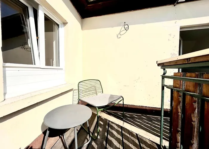 Lejlighed Sous Les Toits Avec Garage Et Terrasse A